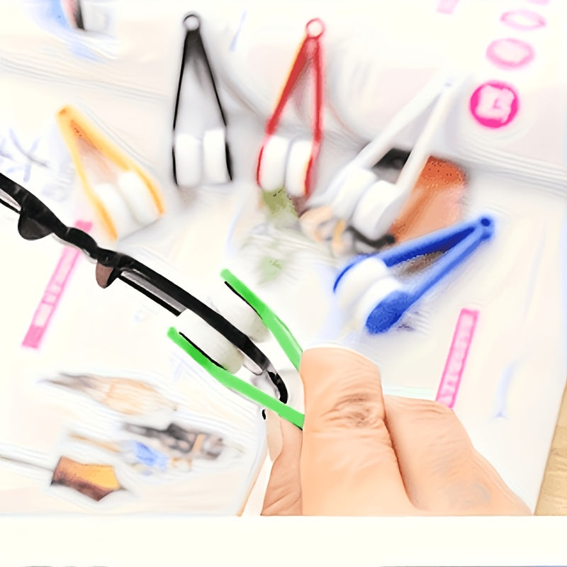 5pcs Eyeglass Cleaning Brush And Cloth Set (Includes 2pcs Random Color Cleaning Brushes And 3pcs Random Color Cleaning Cloths), Fashionable, Portable Eyeglass Wiping, Non-Scratch Lens Cleaning Clip, Stain Removal, Perfect Gift for Glasses